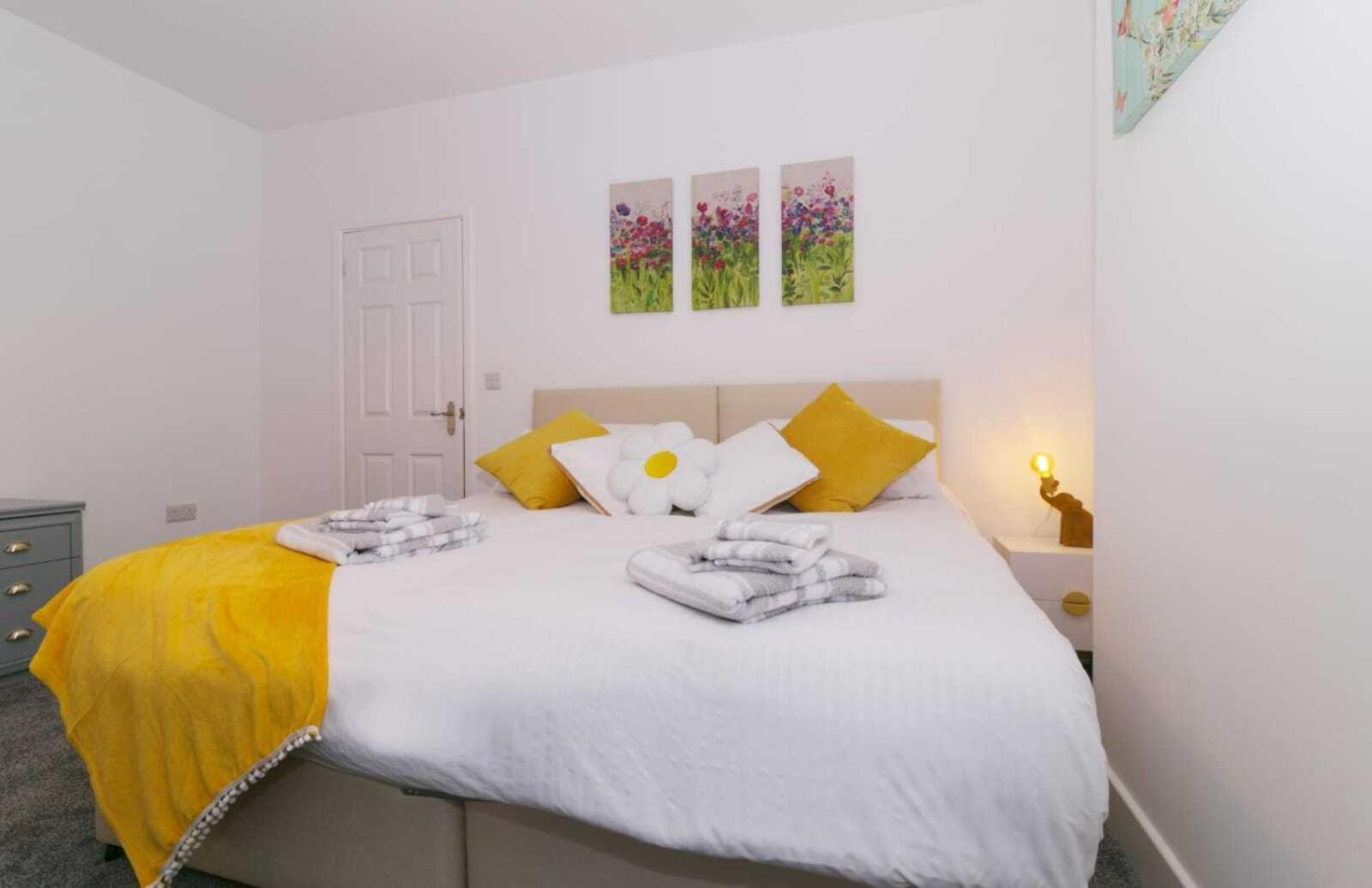 Rydal House 2 Bedroom House With Upstairs Bathroom Newton le Willows Ruang foto
